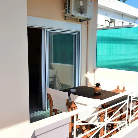 Roula's 2 Apartment
